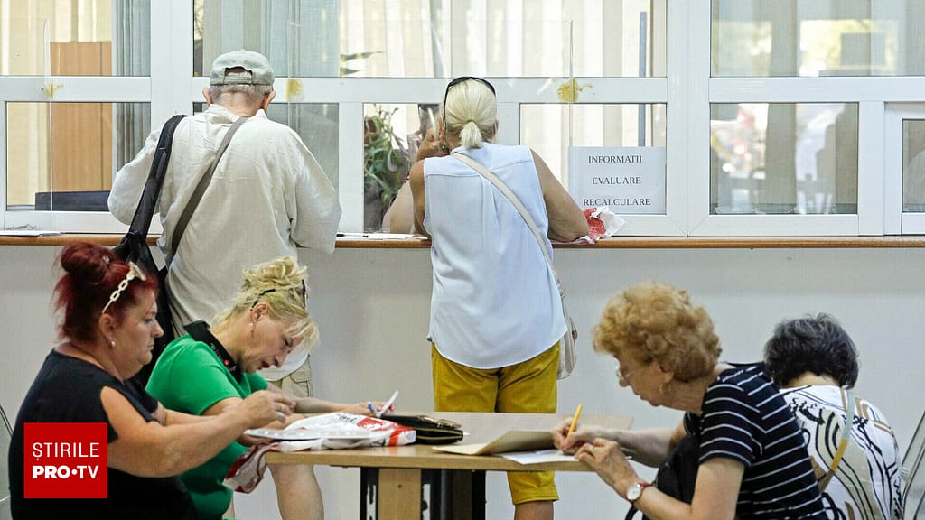 Vestea așteptată de milioane de pensionari din România. În decembrie vor primi din nou bani de la Guvern