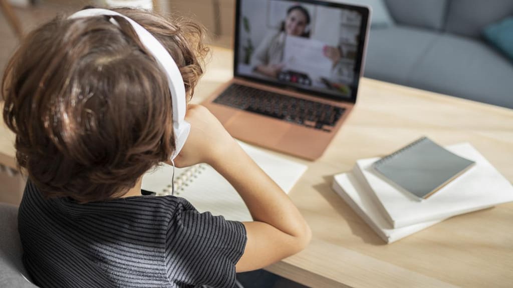 Maturitatea digitală la 16 ani. Interzis pentru minori pe rețele! Premieră în România