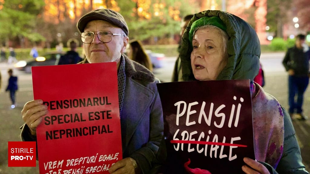 Protest la Guvern împotriva pensiilor speciale: ”Vă rugăm să ne scuzaţi, nu muncim cât încasaţi”