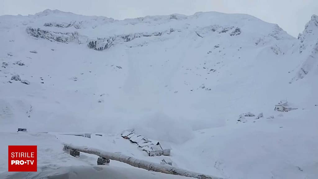 Iarnă severă în munții României. Ce trebui să știe turiștii și șoferii porniți la drum