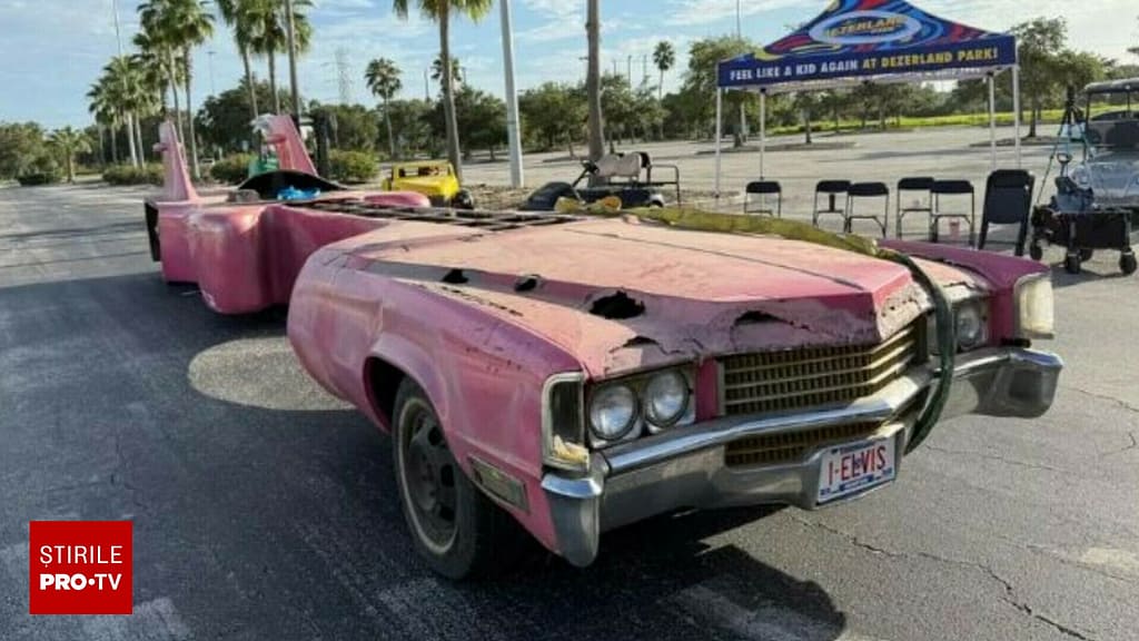 Cadillacul roz în formă de chitară al lui Elvis Presley, expus la Muzeul Auto din Orlando