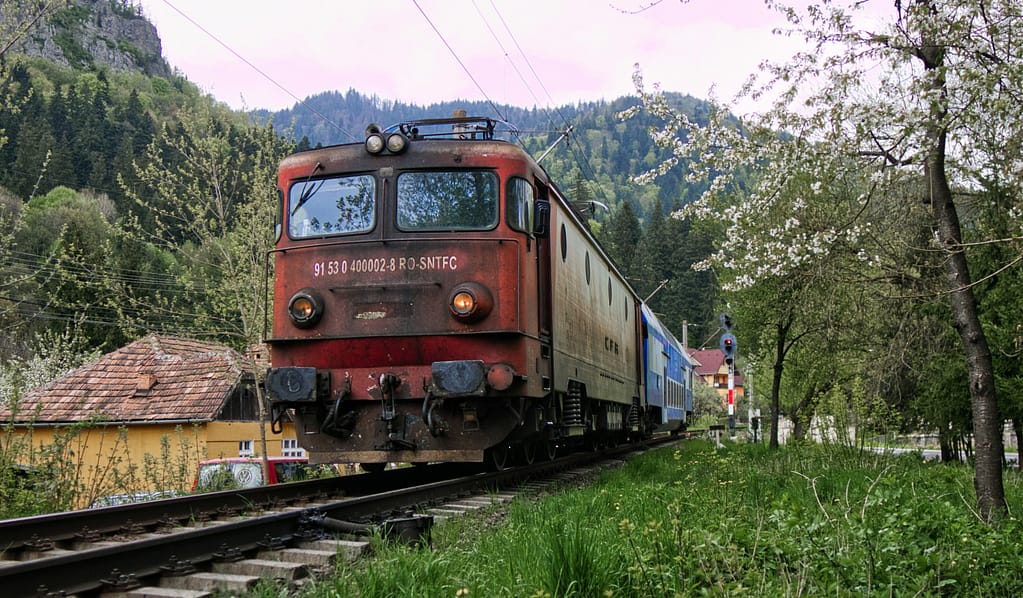 CFR SA amână suspendarea trenurilor CFR Călători și Transferoviar, după plata parțială a datoriilor