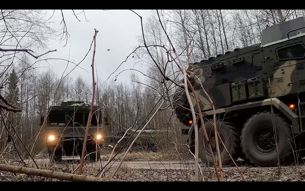 După al doilea bombardament al rușilor cu racheta hipersonică Oreșnik, Macron transmite un avertisment sumbru: „Suntem în raza lor de acțiune”