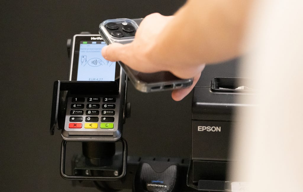 După ce a visat la o societate fără numerar, Suedia face pregătiri urgente pentru scenariul căderii sistemelor de plăți electronice