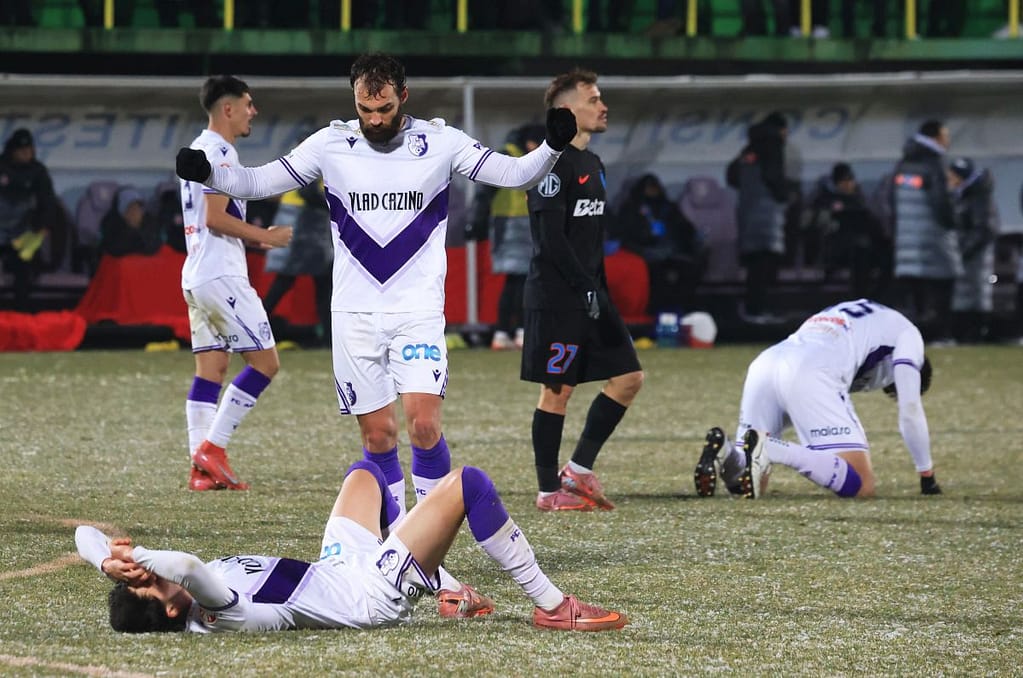 Campioana a înghețat la Mioveni! FCSB a fost învinsă de un FC Argeș încântător, iar drumul spre play-off începe cum nu se putea mai prost