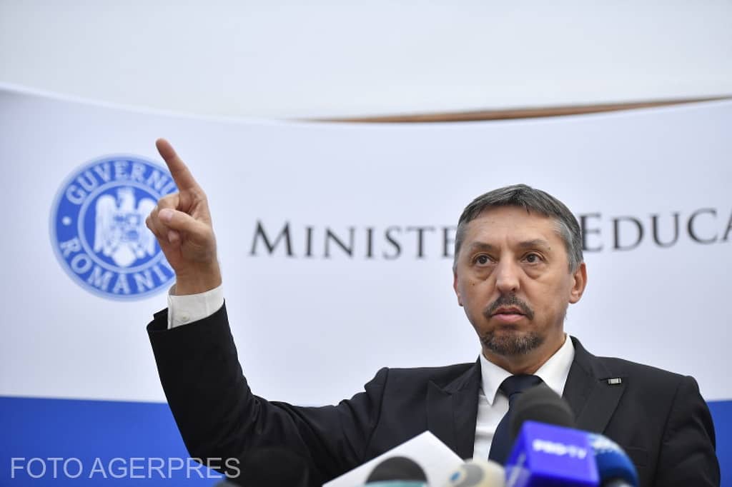 Ministrul Educaţiei, Daniel David, mesaj pentru profesori înainte de începerea anului şcolar