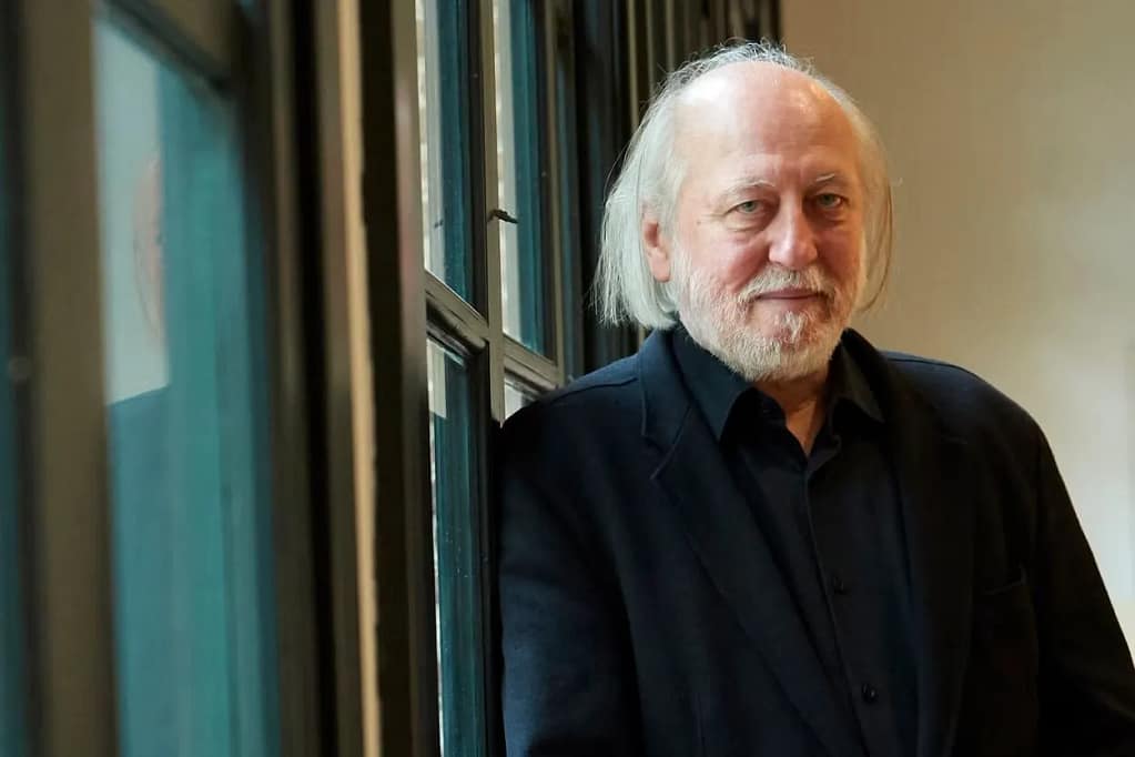 Ingredientul secret care l-a ajutat pe scriitorul maghiar sa-i ‘sufle’ Nobelul pentru Literatură lui Cărtărescu