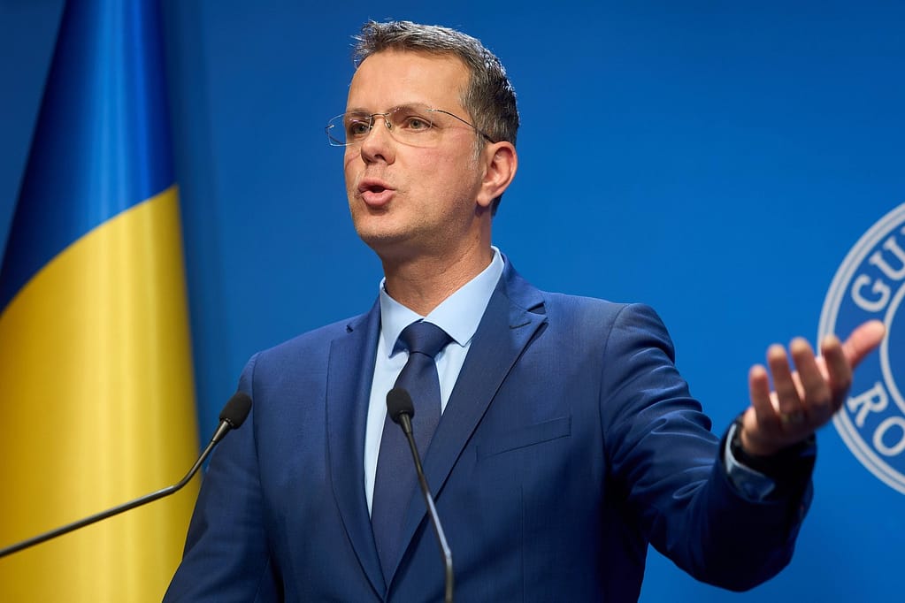 Ministrul Apărării spune că discuția coaliției despre salariile militarilor „nu s-a tranșat în niciun fel”. „S-ar putea să ne trezim vecini cu Putin”