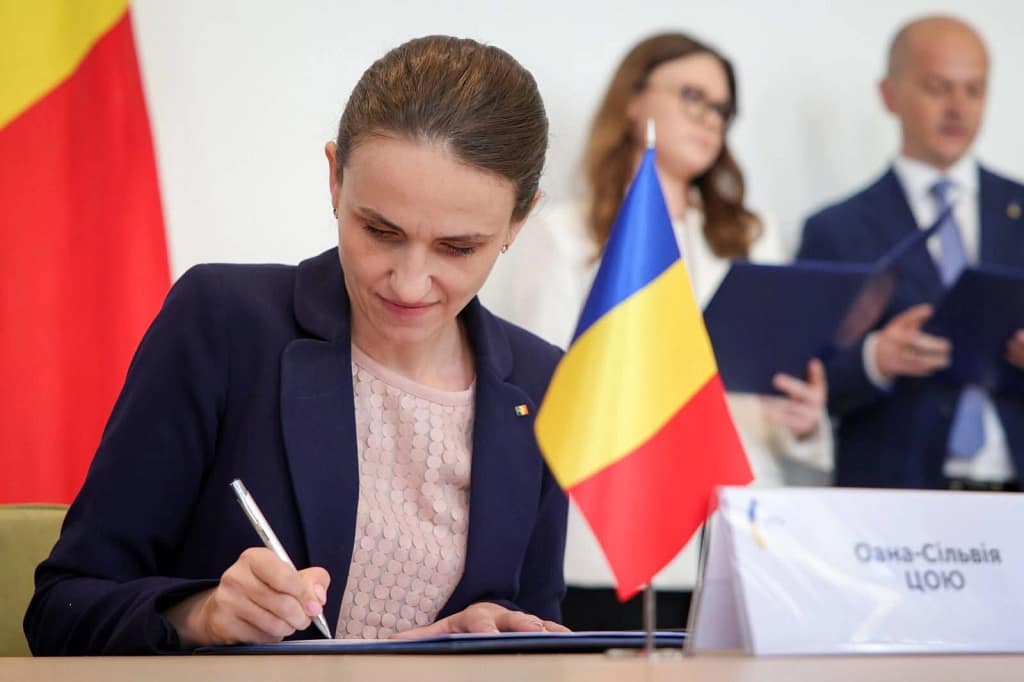 MAE reduce cheltuielile cu 10%, dar nu salariile! Oana Țoiu respinge comasările și explică situația cumulului pensie–salariu
