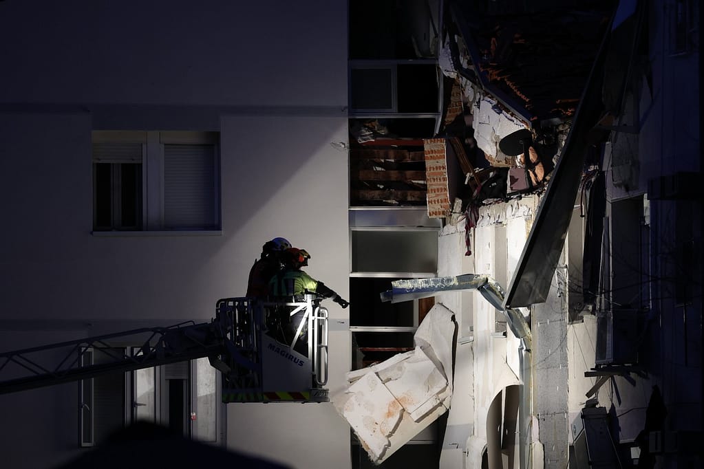 FOTO/VIDEO Explozie într-un bloc din Madrid. O femeie a murit și alte nouă persoane au fost rănite