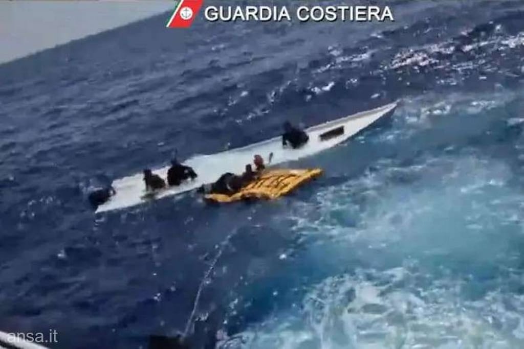 Zeci de migranți s-au înecat în timp ce încercau să ajungă în Spania, potrivit unui ONG