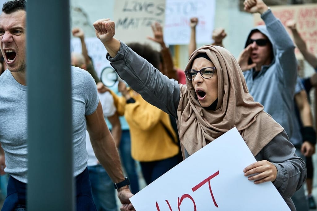 Strigăt pentru libertate la Tunis: Mii de oameni cer eliberarea opozanților politici