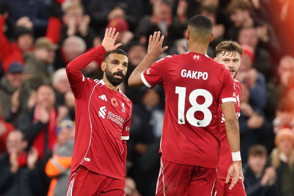 Liverpool câștigă din nou în Premier League! Salah și Gravenberch au adus victoria „cormoranilor” în fața propriilor suporteri