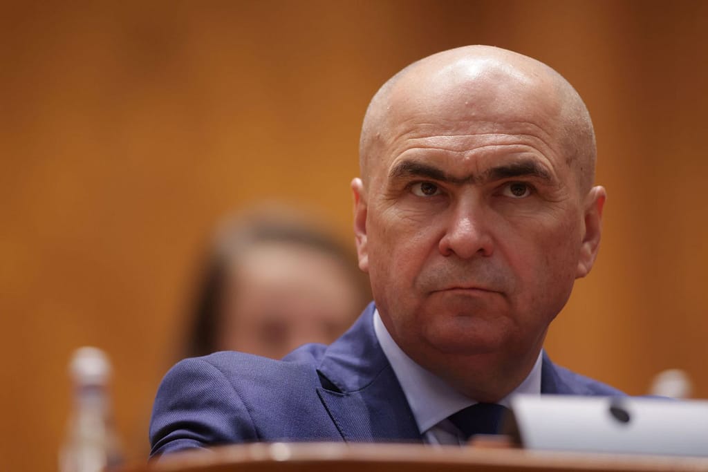 Bolojan anunță că va fi interzis cumulul pensiei speciale cu salariul la stat / Ce se întâmplă cu cei din Sănătate și Educație care cumulează veniturile