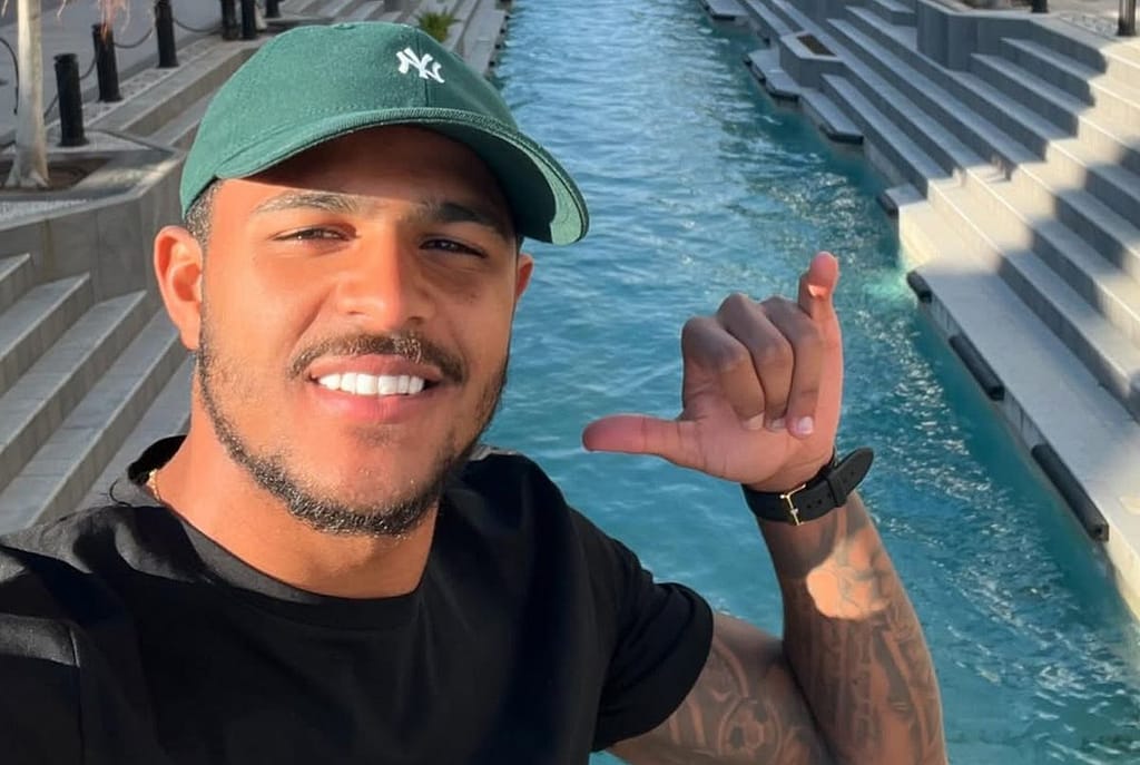 Brazilianul de la FC Argeș a ajuns idol în orașul natal! A fost pictat pe o clădire