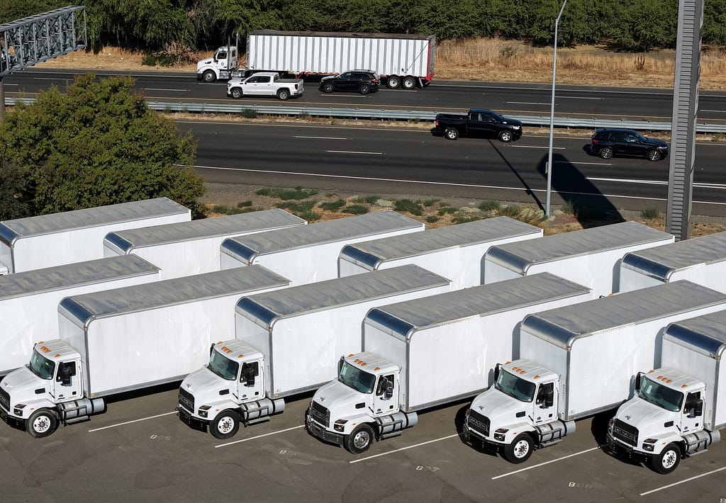 Trump vizează „concurența externă neloială”: O nouă taxă vamală, de 25%, a fost impusă de la 1 noiembrie