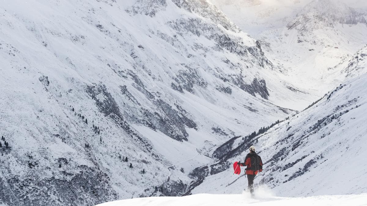 Intervenție Salvamont în Munții Făgăraș: Un turist a fost grav rănit