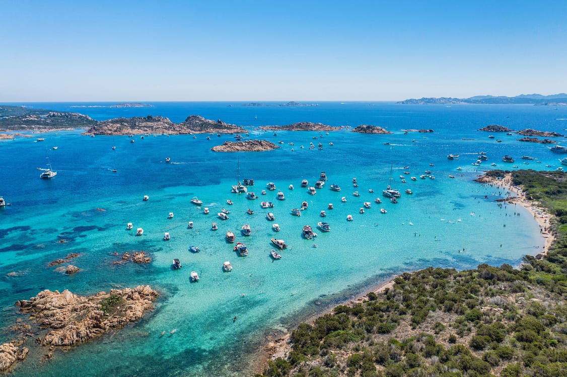Sardinia este una dintre cele mai populare destinații din Italia. FOTO: Unsplash.com