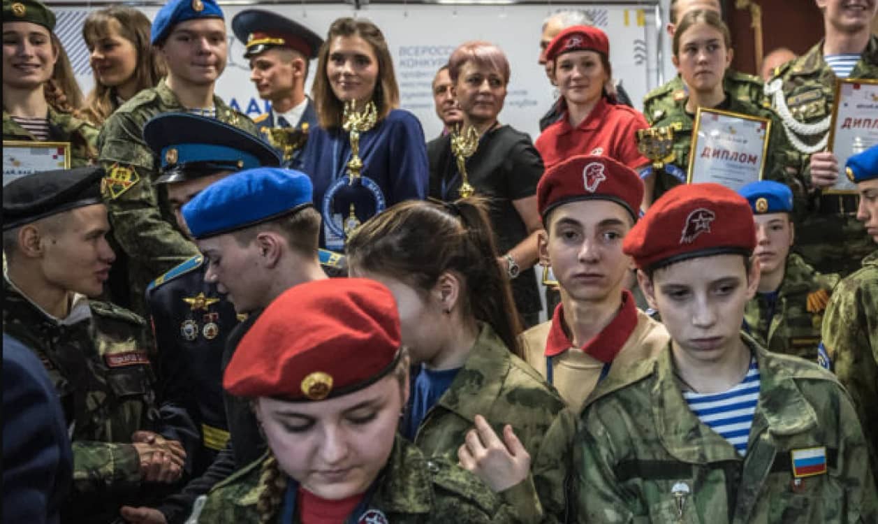 Tinerii ruși sunt pregătiți psihologic pentru front FOTO Arhivă