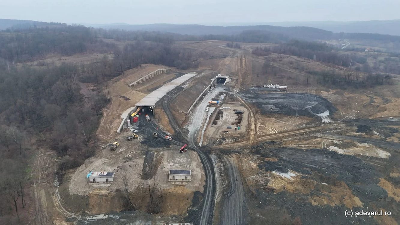 Autostrada cu tuneluri din vest, &icirc;n șantier. Foto Daniel Guță, ADEVĂRUL