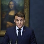 „Legea este aceeași pentru toată lumea”. Macron a abordat cazul Le Pen pentru prima oară și a condamnat amenințările primite de judecători