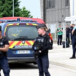 Franța testează instalarea de porți de securitate în școli, după crima din nord-estul țării