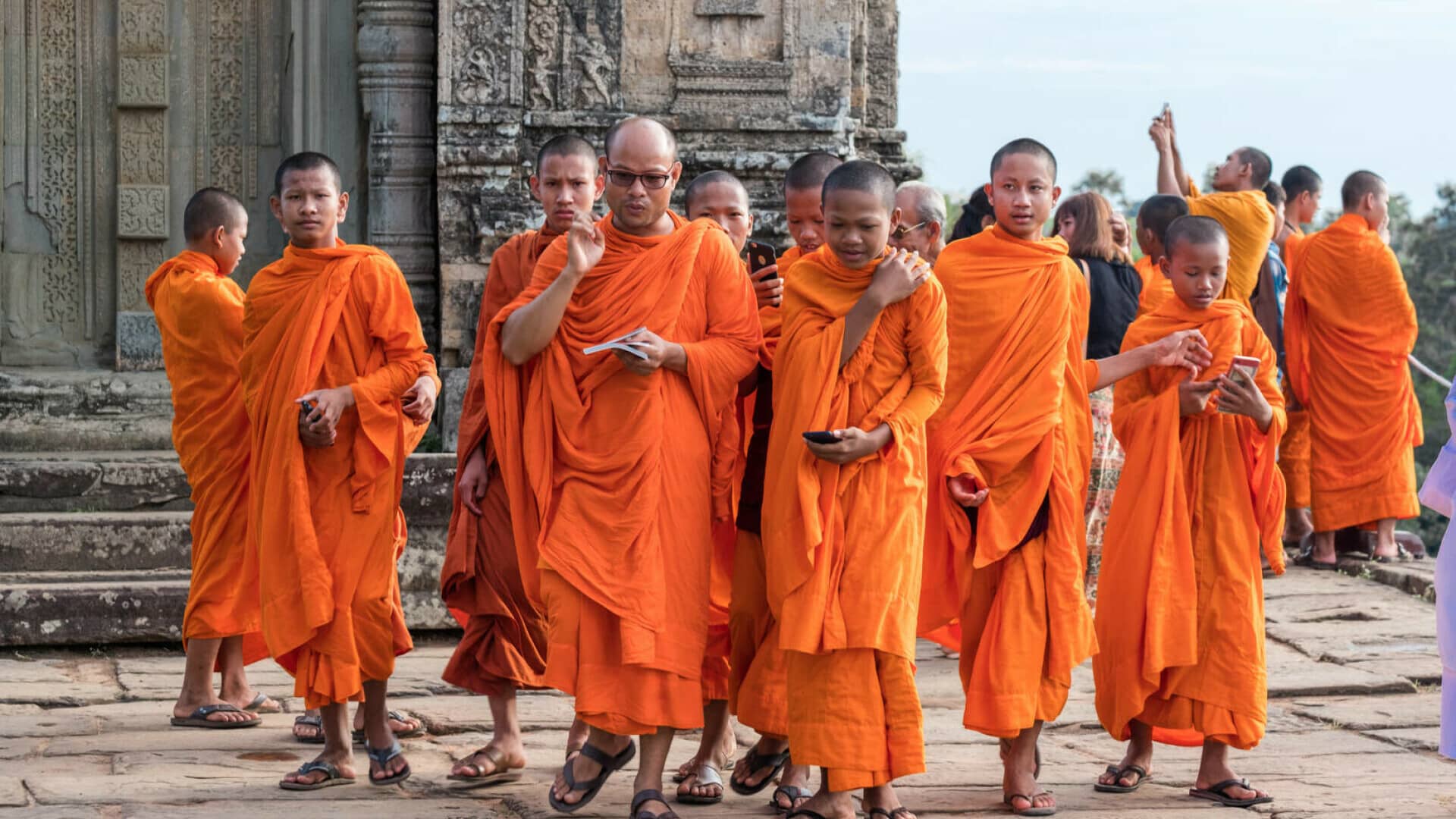 calugari shaolin telefoane
