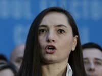 Lovitură pentru președinta partidului POT, Anamaria Gavrilă. Alți parlamentari au demisionat, iar grupul din Senat se dizolvă