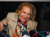 Ce salariu avea comandantul Spitalului Militar, acuzat de corupție. Prima femeie medic general, decorată cu înalte distincții Ce salariu avea comandantul Spitalului Militar, acuzat de corupție. Prima femeie medic general, decorată cu înalte distincții