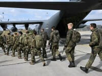 The Times: Germania se g&acirc;ndește să trimită trupe &icirc;n Rom&acirc;nia și &icirc;n Polonia. C&acirc;ți soldați ar putea fi desfășurați