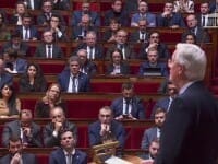 Tensiune și incertitudine în Franța după demiterea guvernului. Premierul Barnier a rezistat doar trei luni
