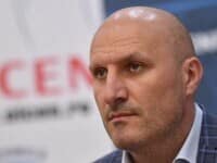Acuzații de corupție la Elcen. Ce ar fi făcut ”managerul anului” în schimbul unei mite de 40.000 de lei Acuzații de corupție la Elcen. Ce ar fi făcut ”managerul anului” în schimbul unei mite de 40.000 de lei