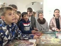 Târg de carte pentru copii, în Cetatea Alba Carolina. Editurile au pregătit reduceri de până la 50% pentru micuți