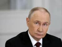 Vladimir Putin spune că a primit planul de pace american, care ar putea fi baza unei soluţii paşnice „definitive” Vladimir Putin spune că a primit planul de pace american, care ar putea fi baza unei soluţii paşnice „definitive”