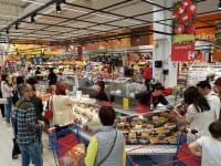 Diferențele &icirc;ntre regiuni se văd și la cumpărături. Ce pun cel mai des &icirc;n coșuri oltenii, muntenii, ardelenii și moldovenii