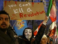 Protestele continuă &icirc;n Iran &icirc;n ciuda represiunii. Donald Trump avertizează că SUA ar putea interveni