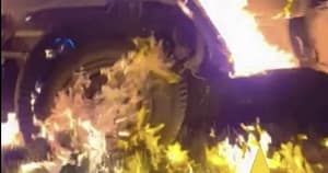 Autosabotaj. Trupele rusești își incendiază propriile camioane pentru a bloca deplasarea în Pokrovsk