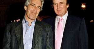 O fotografia în care apare Donald Trump din dosarele Epstein a fost republicată, anunță Departamentul de Justiție