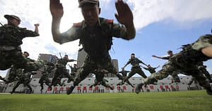 Cum construiește China o armată de super-soldați „indestructibili” care nu simt frigul sau durerea și pot supraviețui radiațiilor