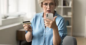 Unul din șapte oameni a căzut victimă înșelătoriilor online în 2025. Care sunt principalele canale de atac