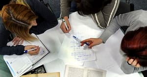 Meditațiile, de la opțiune la necesitate. De ce aproape toți elevii ajung să facă pregătire suplimentară