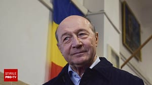 Băsescu: PSD, dacă vor să ajungă la desfiinţare, asta au de făcut, să nu participe la guvernare. Românii nu-i vor ierta