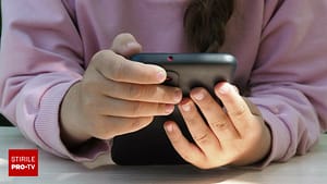 Finlanda interzice telefoanele mobile în şcoli. Pot fi folosite în clasă doar în scopuri educaţionale