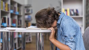 Se învață prea mult în școala românească? Ce s-a schimbat față de generațiile trecute / video