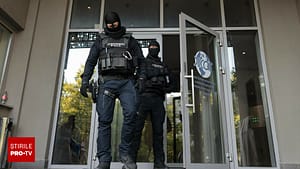 DIICOT a găsit 2 milioane de lei într-o mașină. Perchezițiile vizează destructurarea unei rețele de contrabandă cu motorină