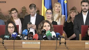 Vicepreședinte al Curții de Apel de București, în timpul conferinței: Mă sună Lia, mă duc să vorbesc