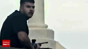 Teoristul supraviețuitor din Sydney a fost pus sub acuzare, după ce a ieșit din comă. Naveed Akram, 59 de infracțiuni