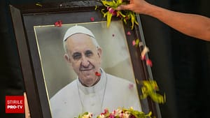 Marile legende din lumea filmului și a muzicii care ne-au părăsit în 2025. Anul a fost marcat de pierderea Papei Francisc