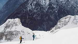 Turişti din Republica Moldova, blocaţi la Refugiul Călţun. Salvamontiştii nu pot interveni până luni dimineaţă