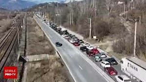 Trafic infernal pe DN1, în Prahova. Zona în care șirul de mașini este mult mai lung de 8 kilometri